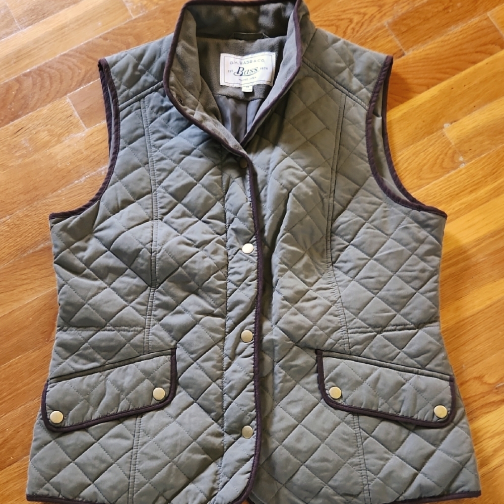 G.H. Bass & Co. Quilted Vest in Olive and Brown